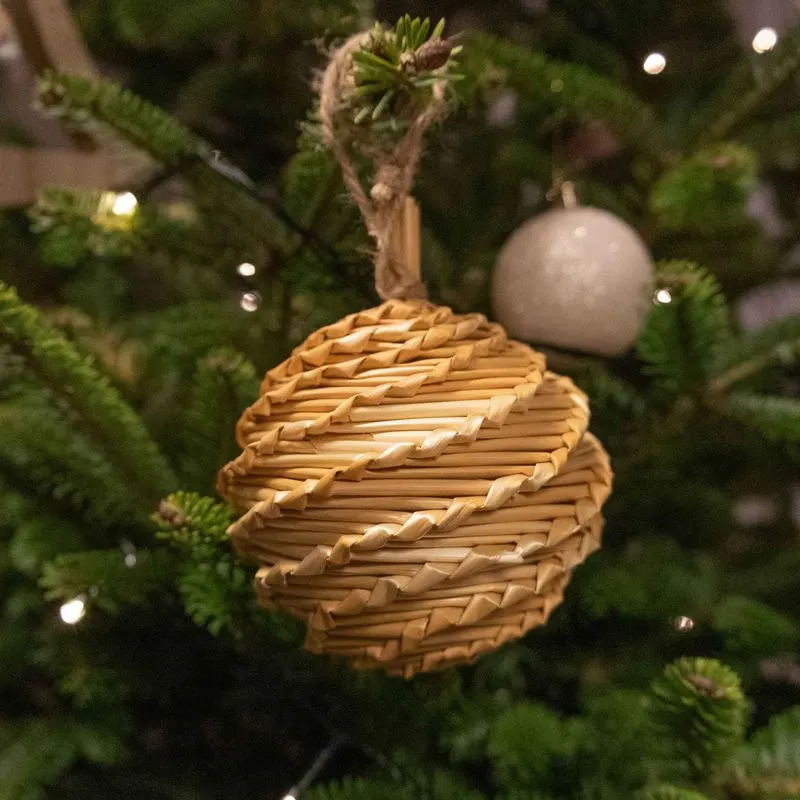 Kerstbal van touw